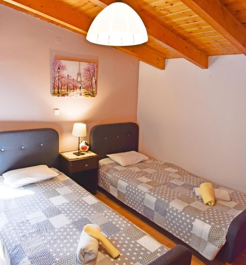 Marilou'S Cottage Agios Matthaios  Exterior photo